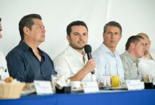 Pablo Bustamante plantea alianza con empresarios para ampliar programas de bienestar en Quintana Roo